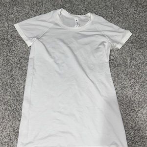 lululemon swiftly brand new